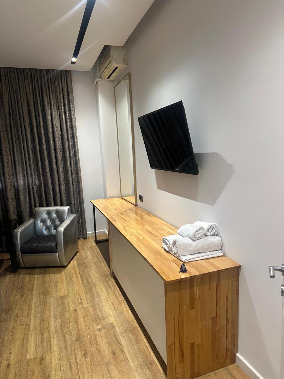 Aurelis Hotel 4*